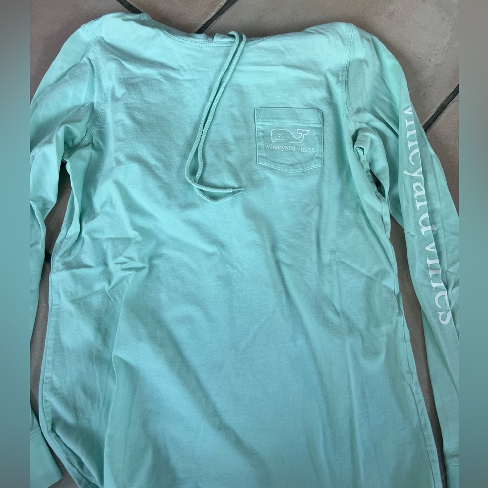 Vineyard vines long sleeve hoodie in light blue color